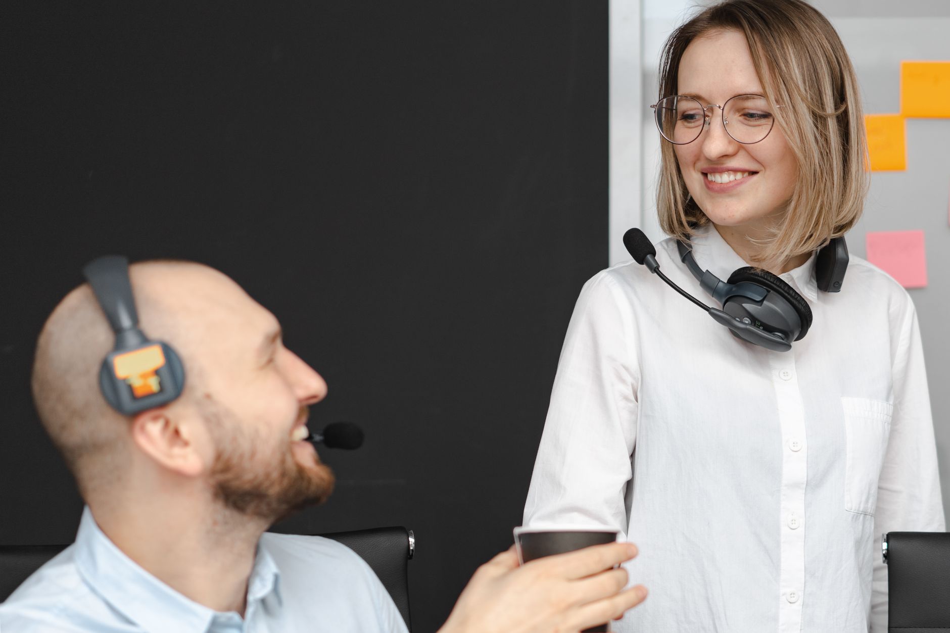 AI-agenter automatiserer kundeforholdet i moderne CRM-systemer